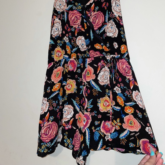 Floral Romper - Picture 5 of 7